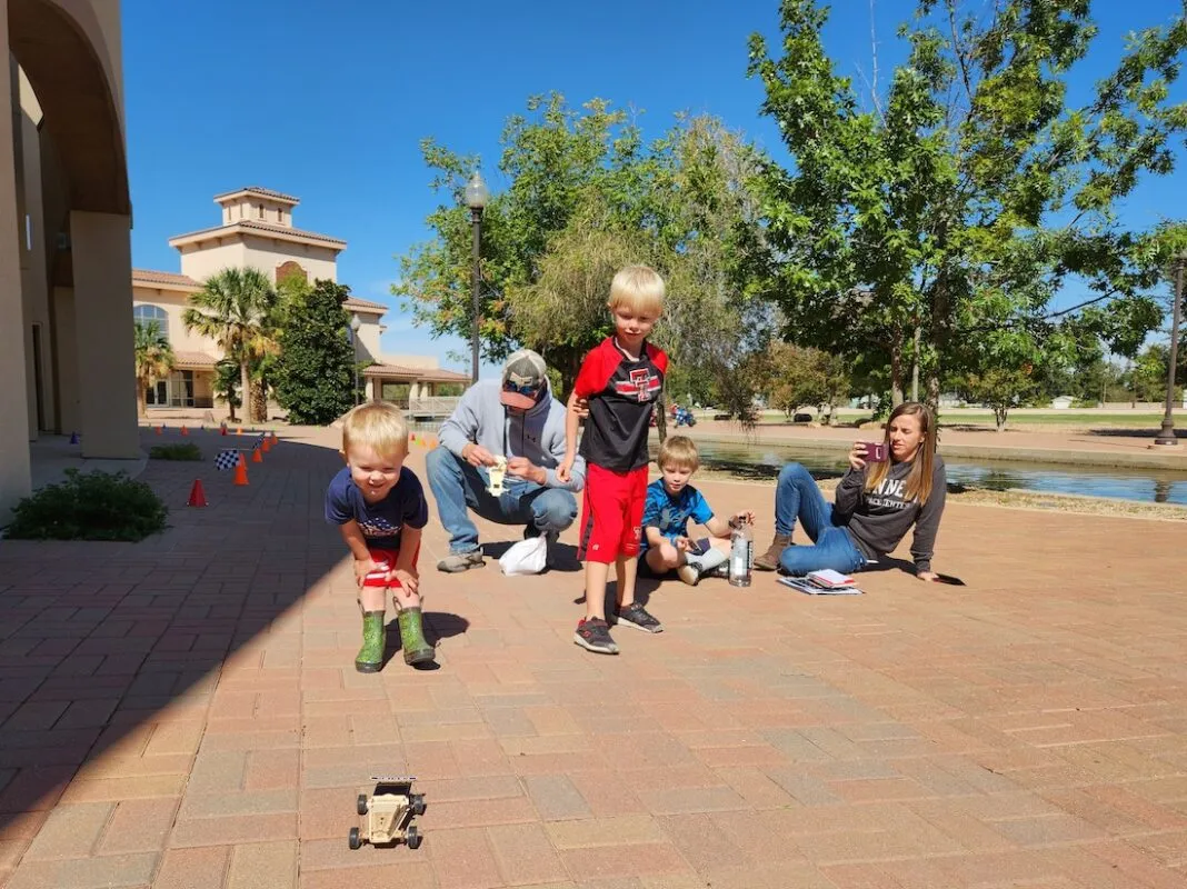 TOYLOGS Solar Race Car